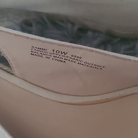 Avenue wedge sandals size 10w(nwot). - Picture 4 of 6